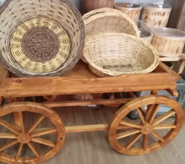 Ahşap Dekoratif Araba Standı